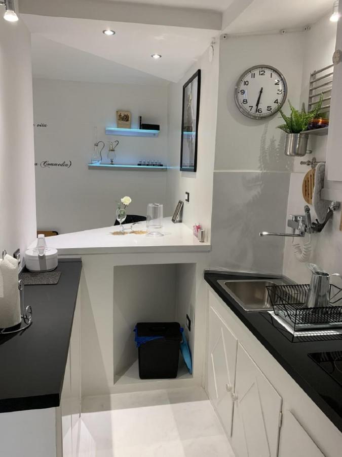 White Suite Florens Exteriör bild